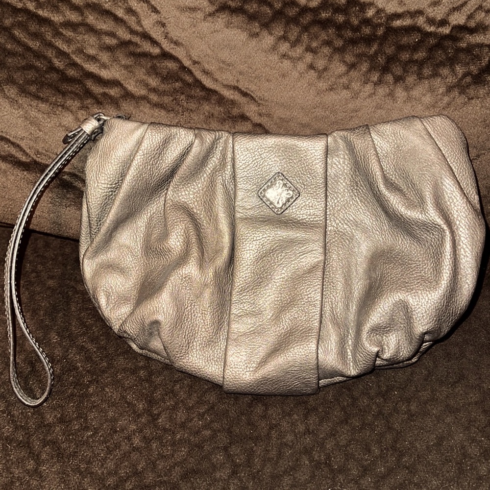 Vera Wang Wristlet, like new, gently used.
